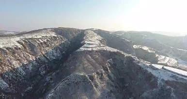 4K实拍航拍冬天大雪黄土高原视频的预览图
